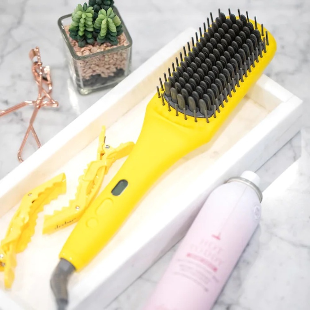 Drybar The Brush Crush Heated Straightening Brush